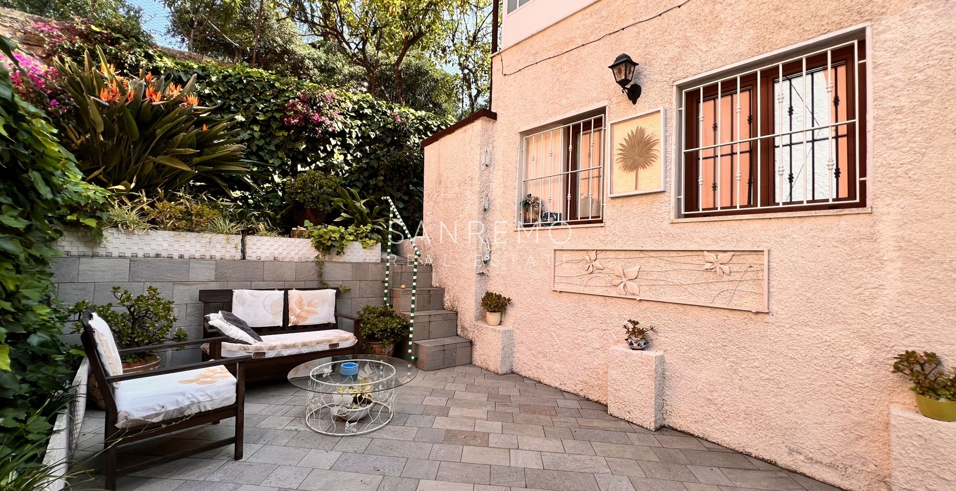 Lovely villa surrounded by greenery within walking distance of the Casino