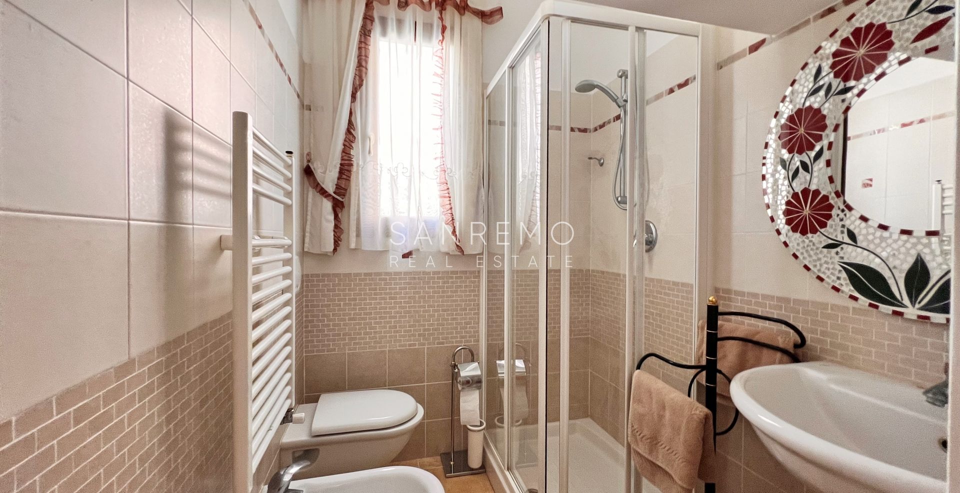 Lovely villa surrounded by greenery within walking distance of the Casino
