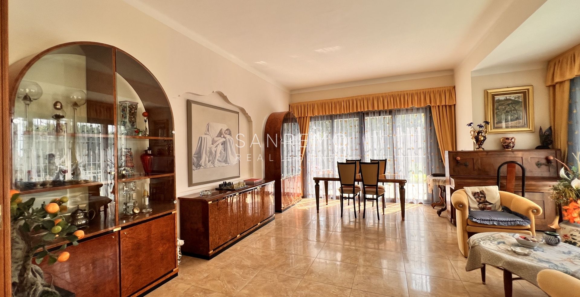 Lovely villa surrounded by greenery within walking distance of the Casino