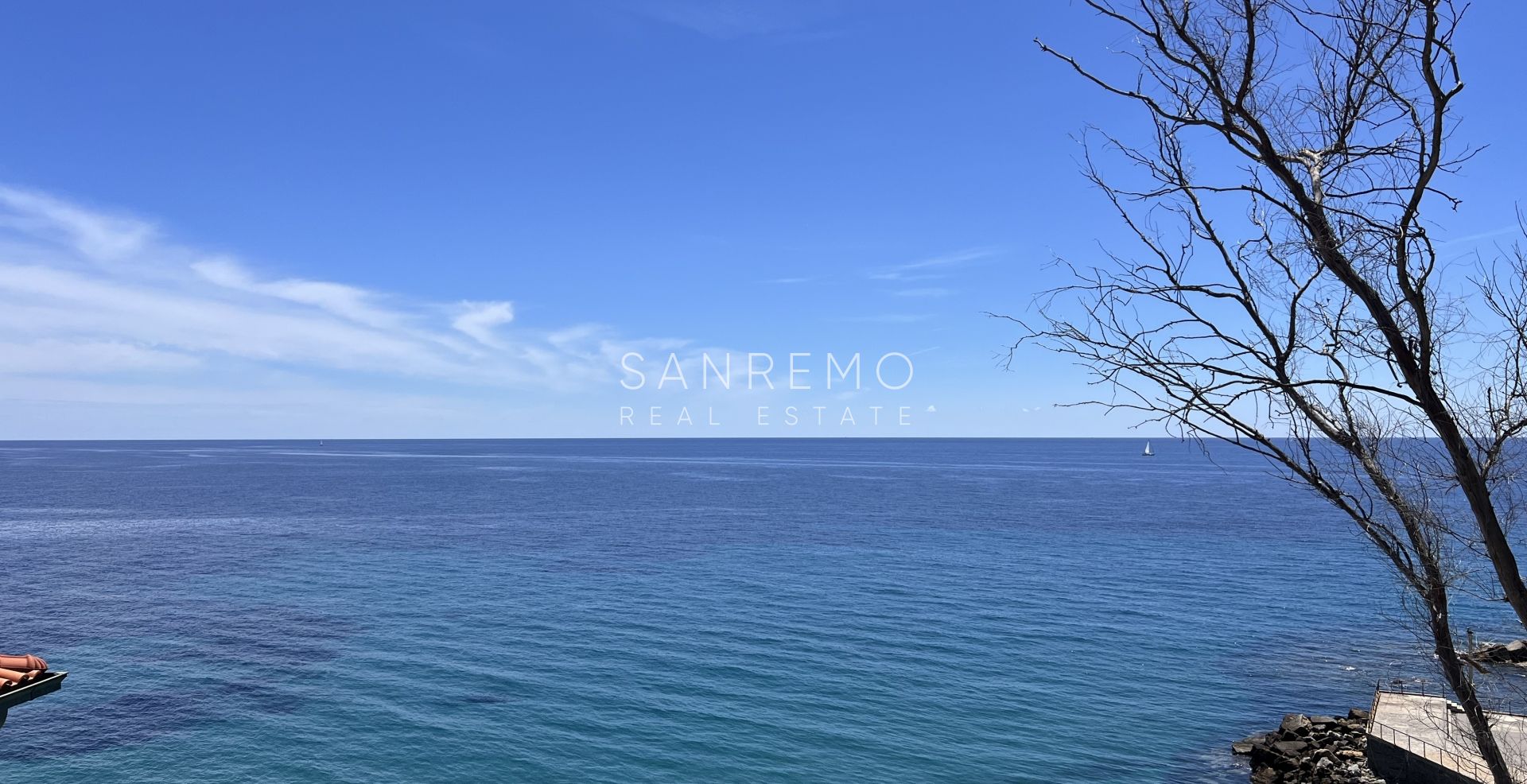 Penthouse with direct sea view