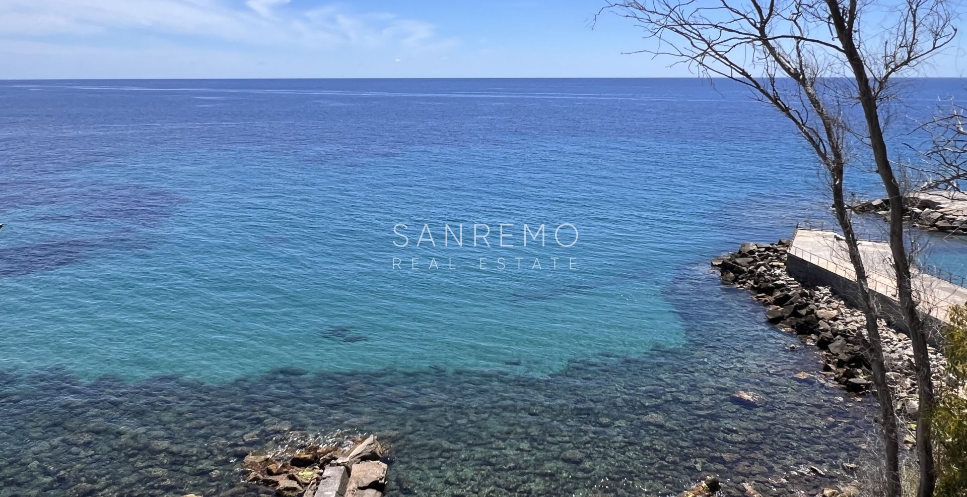 Penthouse with direct sea view