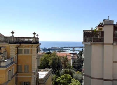 Fully renovated apartment with a pleasant outdoor space