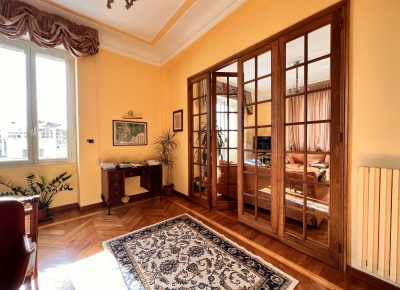 Apartment with 3 bedrooms in the city centre, close to the Casino